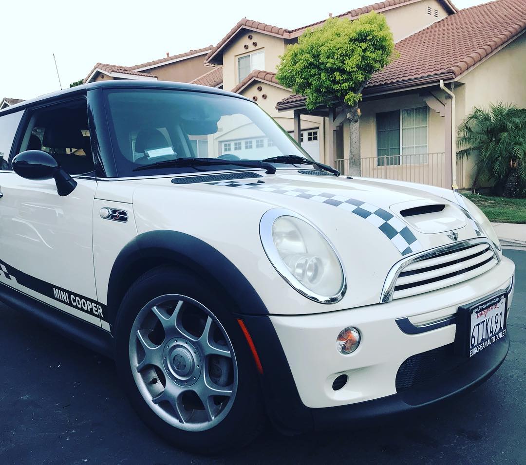 Stripes & Decals: Give Your Ride a Personality Boost! 🚗💨